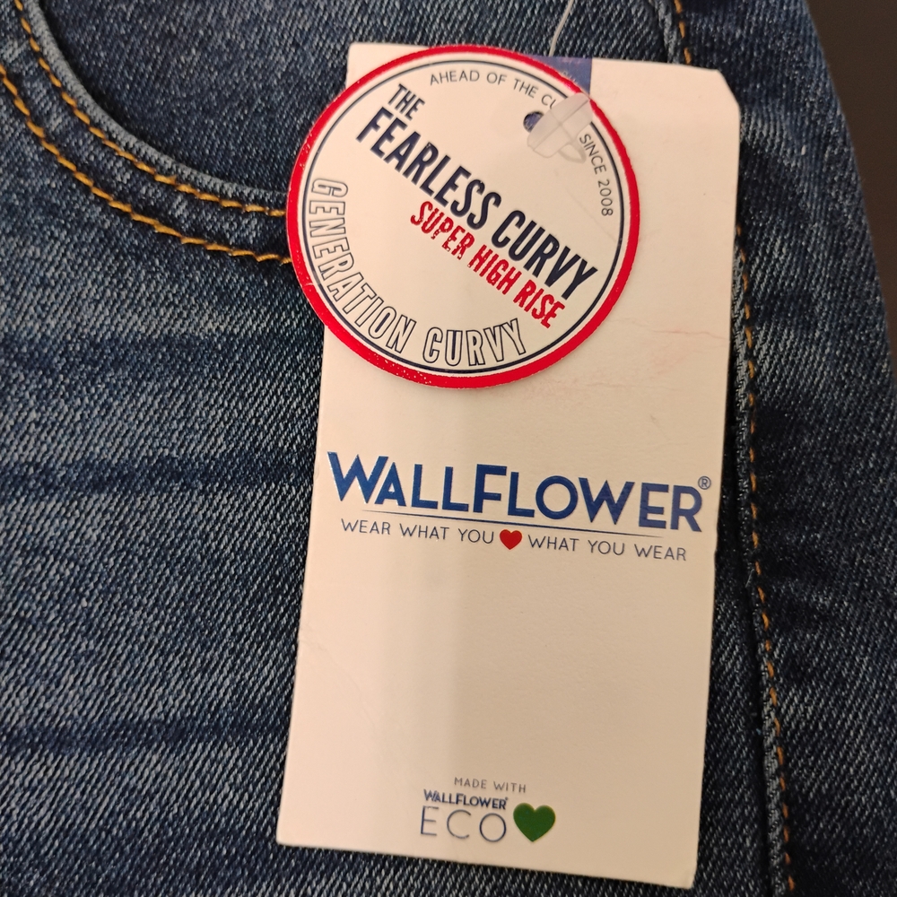 Wallflower Women's Curvy Super High Rise Jeans - Blue